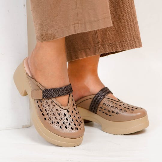 Gambar ke-8 produk Pollux Daily WPOCS 03 | Sandal Mules Slip-On Wedges Wanita Berbahan Kulit