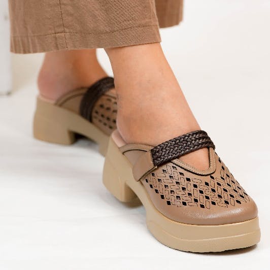 Gambar ke-8 produk Pollux Daily WPOCS 03 | Sandal Mules Slip-On Wedges Wanita Berbahan Kulit