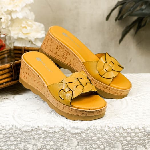 Gambar ke-10 produk Pollux Daily Cherry Wood WPODN 13 - Sandal Wedges Kulit Wanita | Sandal Daily Wanita