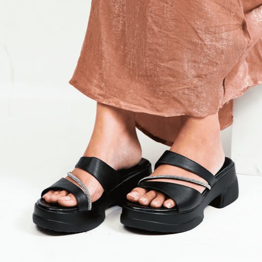 Gambar ke-1 produk POLLUX DAILY WPOCO 14 | WPOCS 18 - SANDAL WEDGES WANITA BAHAN KULIT